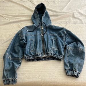 Cute cropped zip up denim jacket